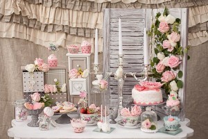 Розовый сладкий стол